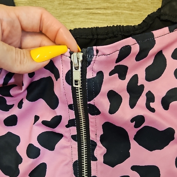 3X Pink and Black Animal Print Crop Top - Picture 3 of 5